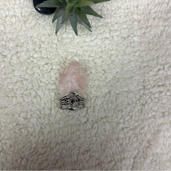 Chocolate Caramel Three Rhinestones Wavy Silver Tone Expandable Ring - Picture 3 of 14